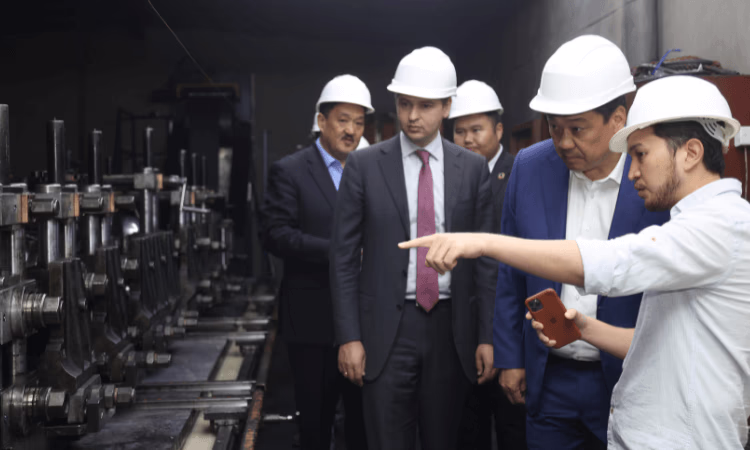 Зампред кабмина ознакомился с работой предприятий, профинансированных РКФР