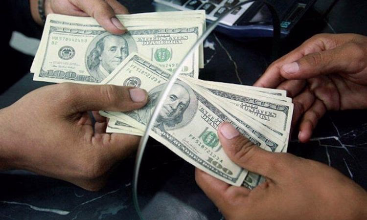 Размер денежных переводов в апреле снизился