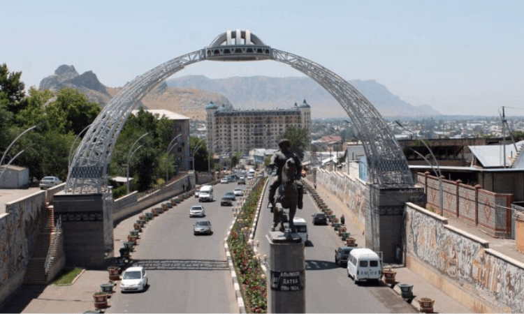 Сотрудники Ошского филиала ГФ провели встречи с предпринимателями