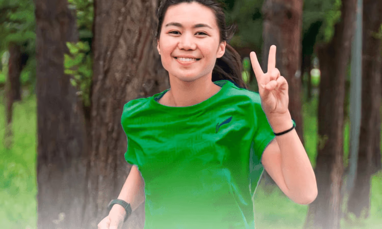 30-летие сома: Сотрудница «Айыл Банка» заняла первое место в забеге на 6 км