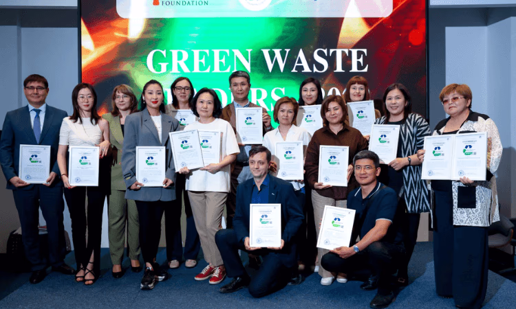 Четыре банка КР отмечены знаком Best Recycle Practice - Kyrgyzstan