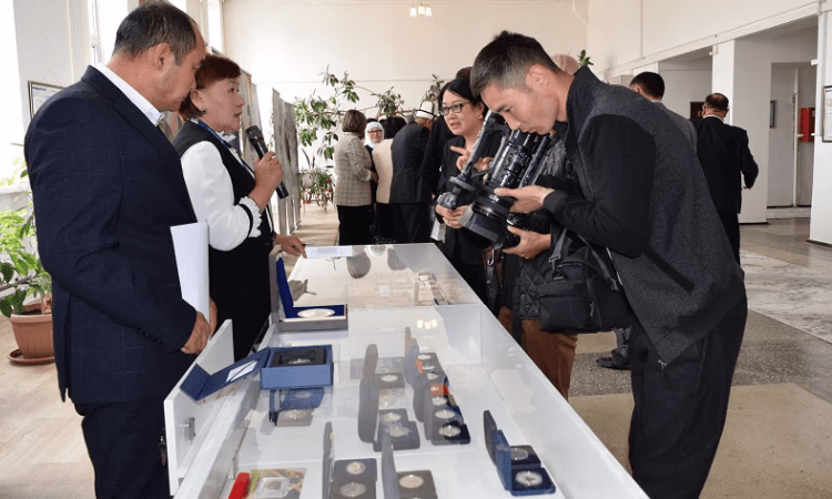 Как в Нарыне отметили юбилей национальной валюты