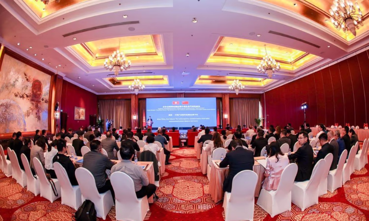 Между госорганами и бизнесом КР и КНР подписаны меморандумы на 150 млн USD