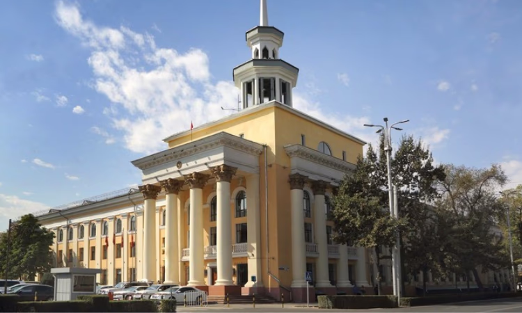 Национальный банк КР принял два постановления
